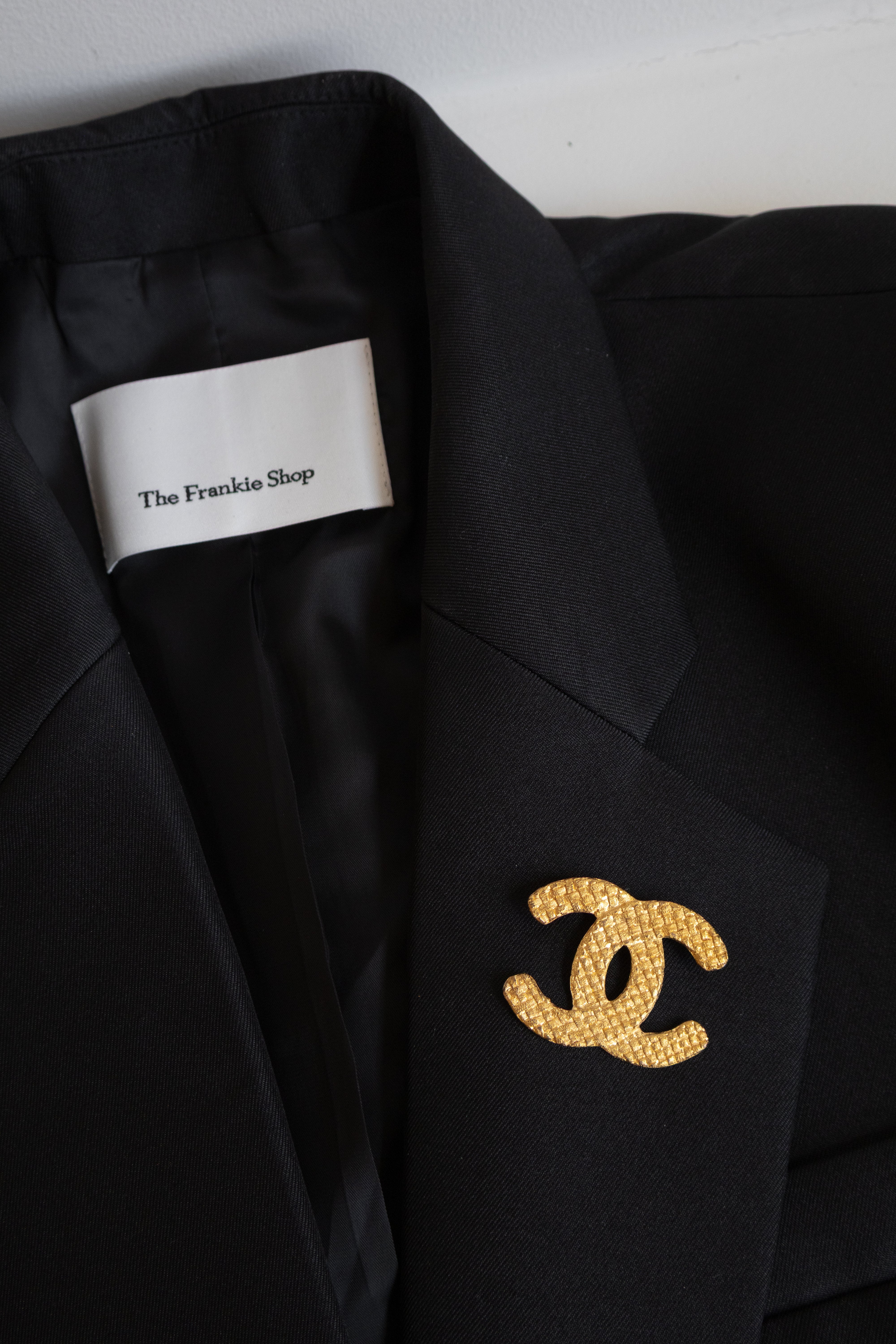 Chanel vintage broche gold