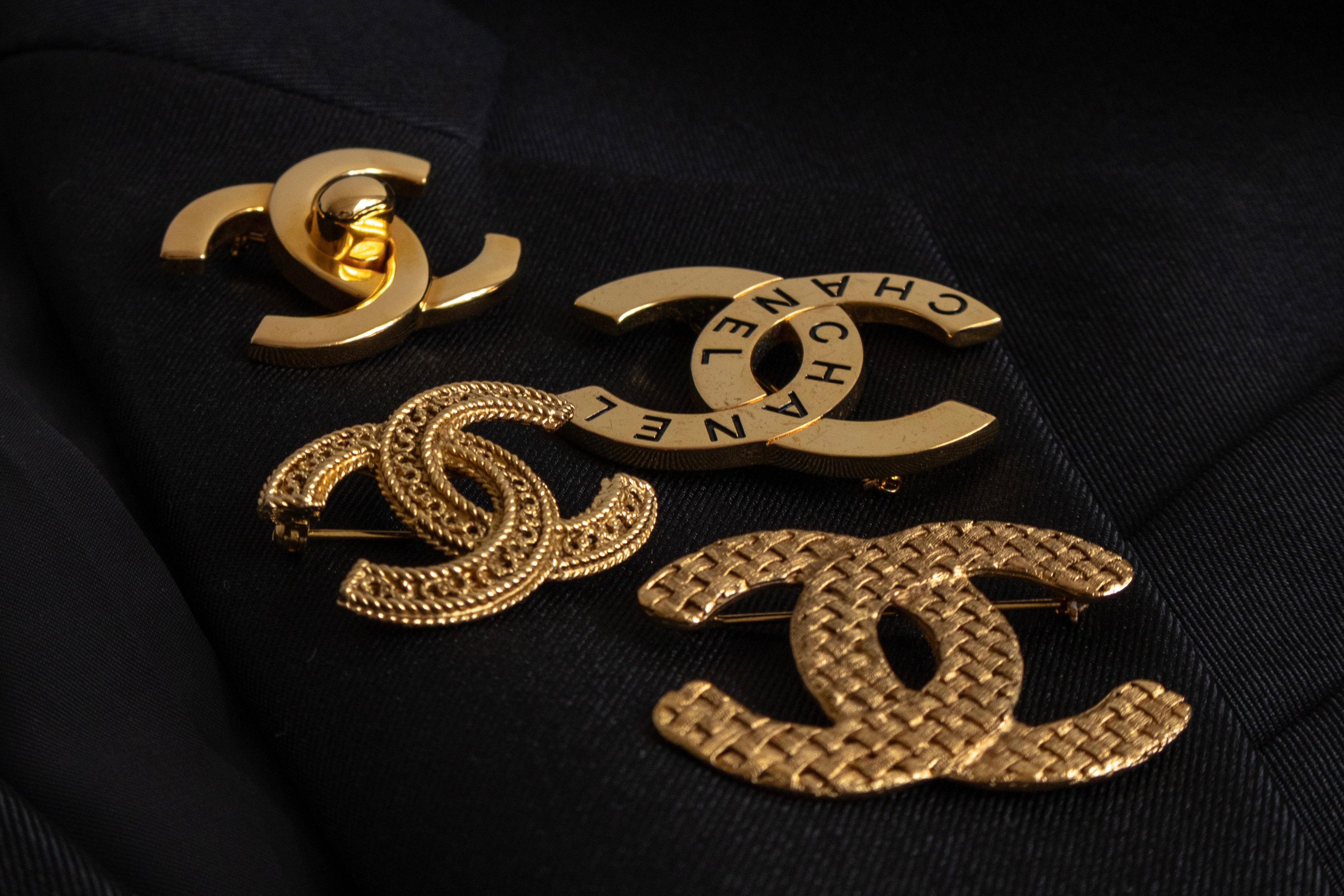 Chanel vintage broche