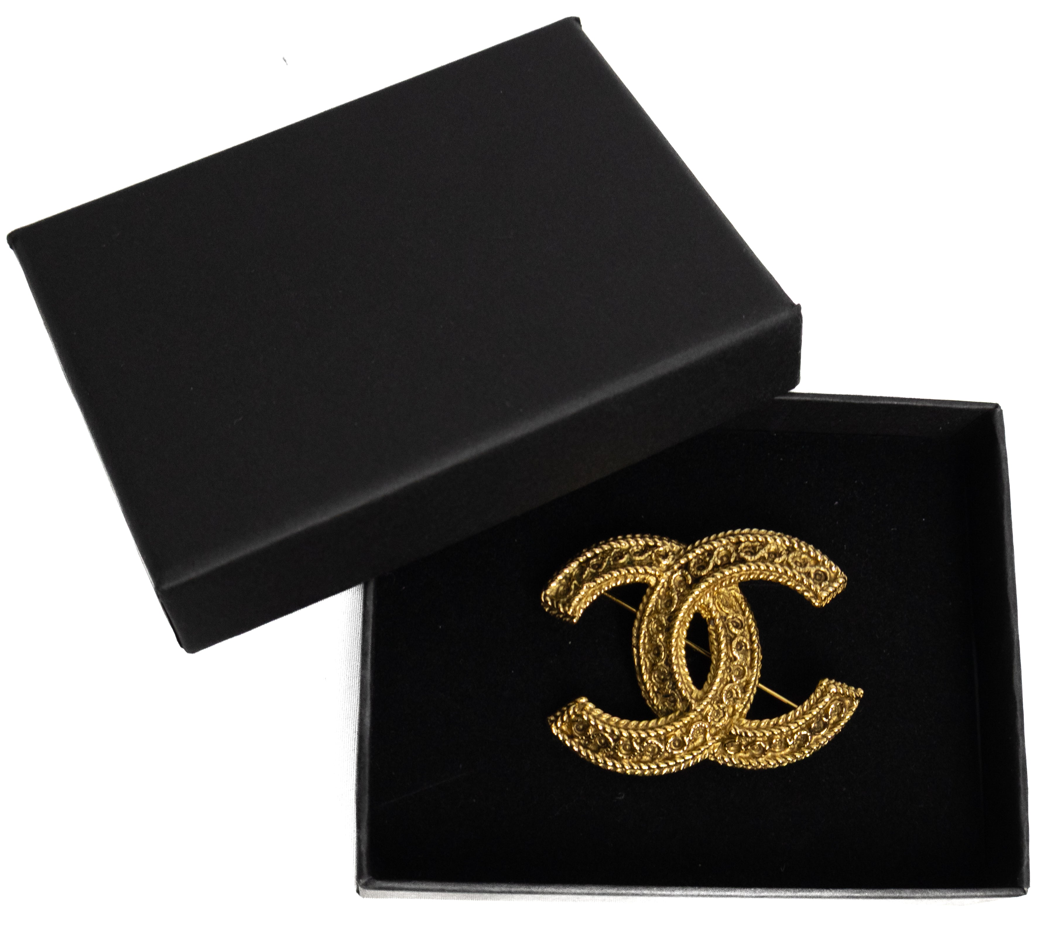 Chanel brooch vintage gold