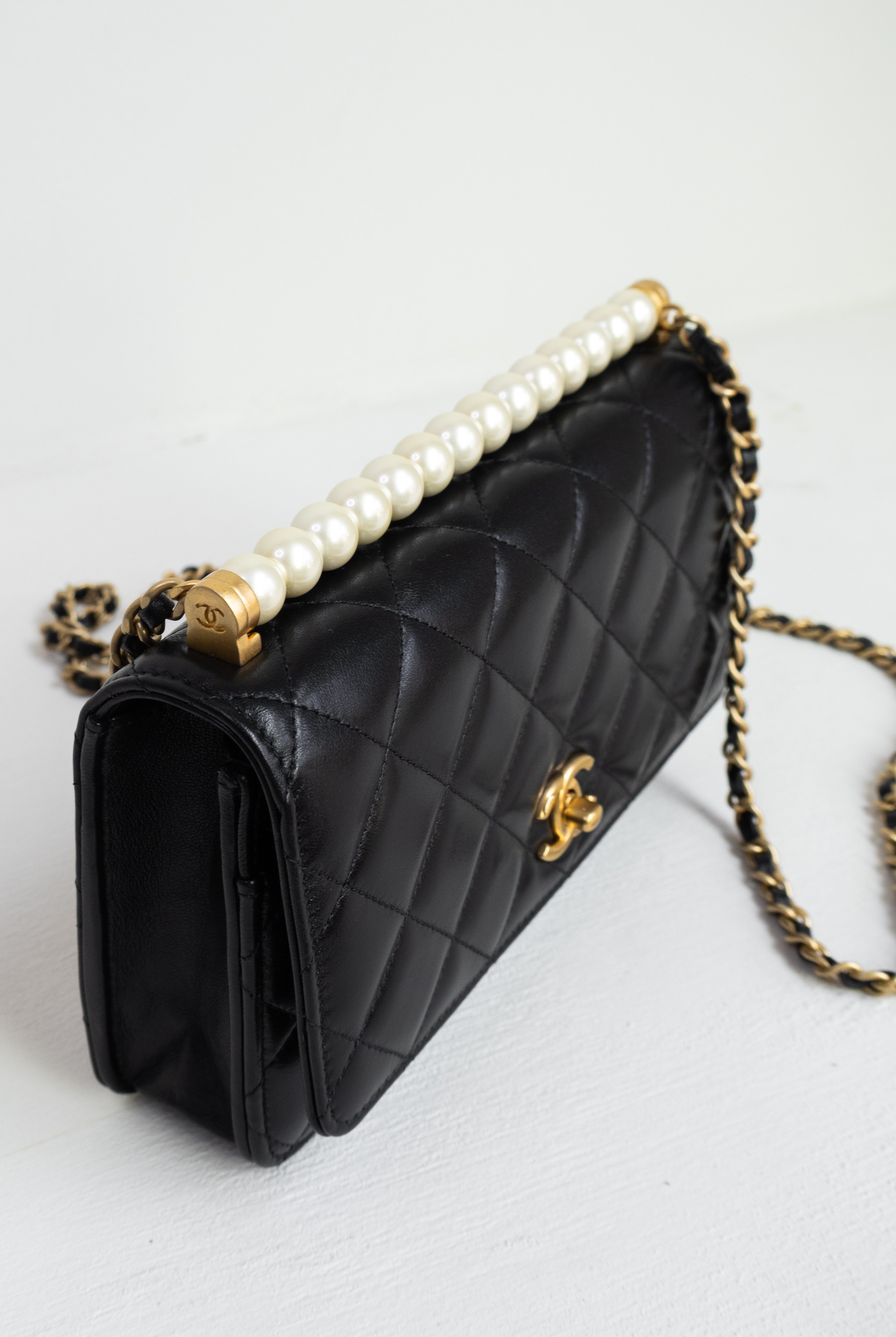 Chanel wallet on chain SS 25P pearls tophandle