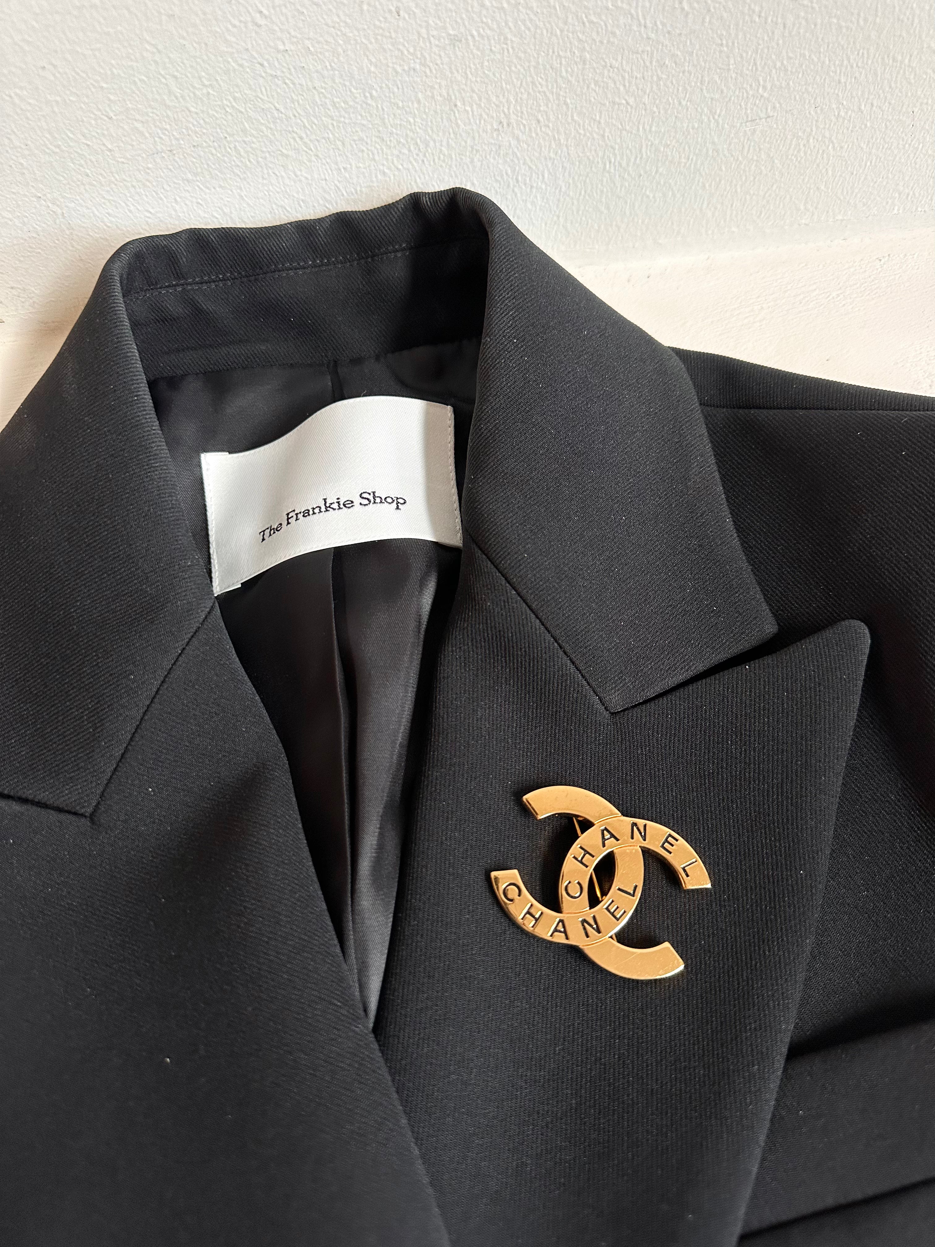 Chanel Broche
