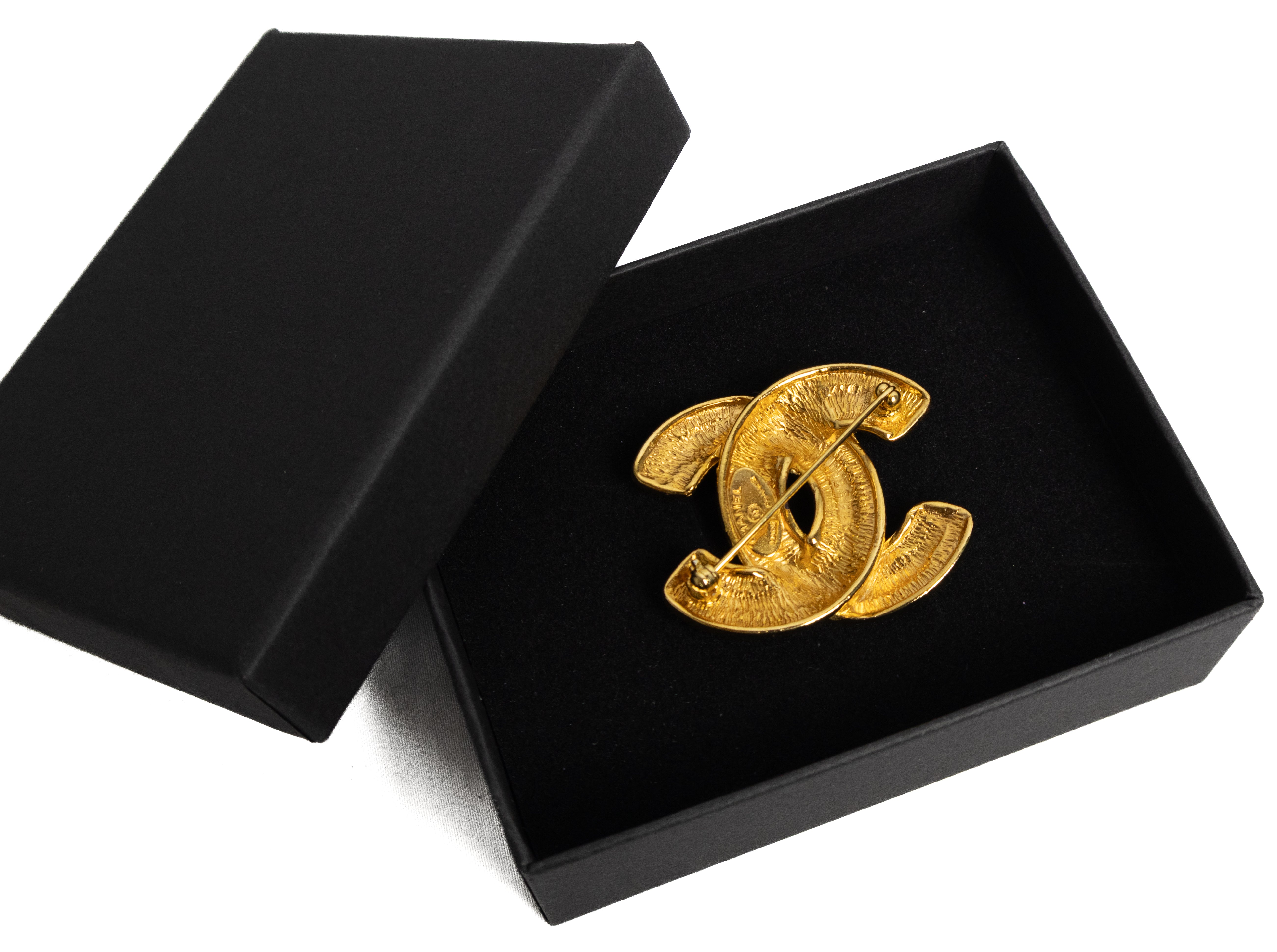 Chanel Broche