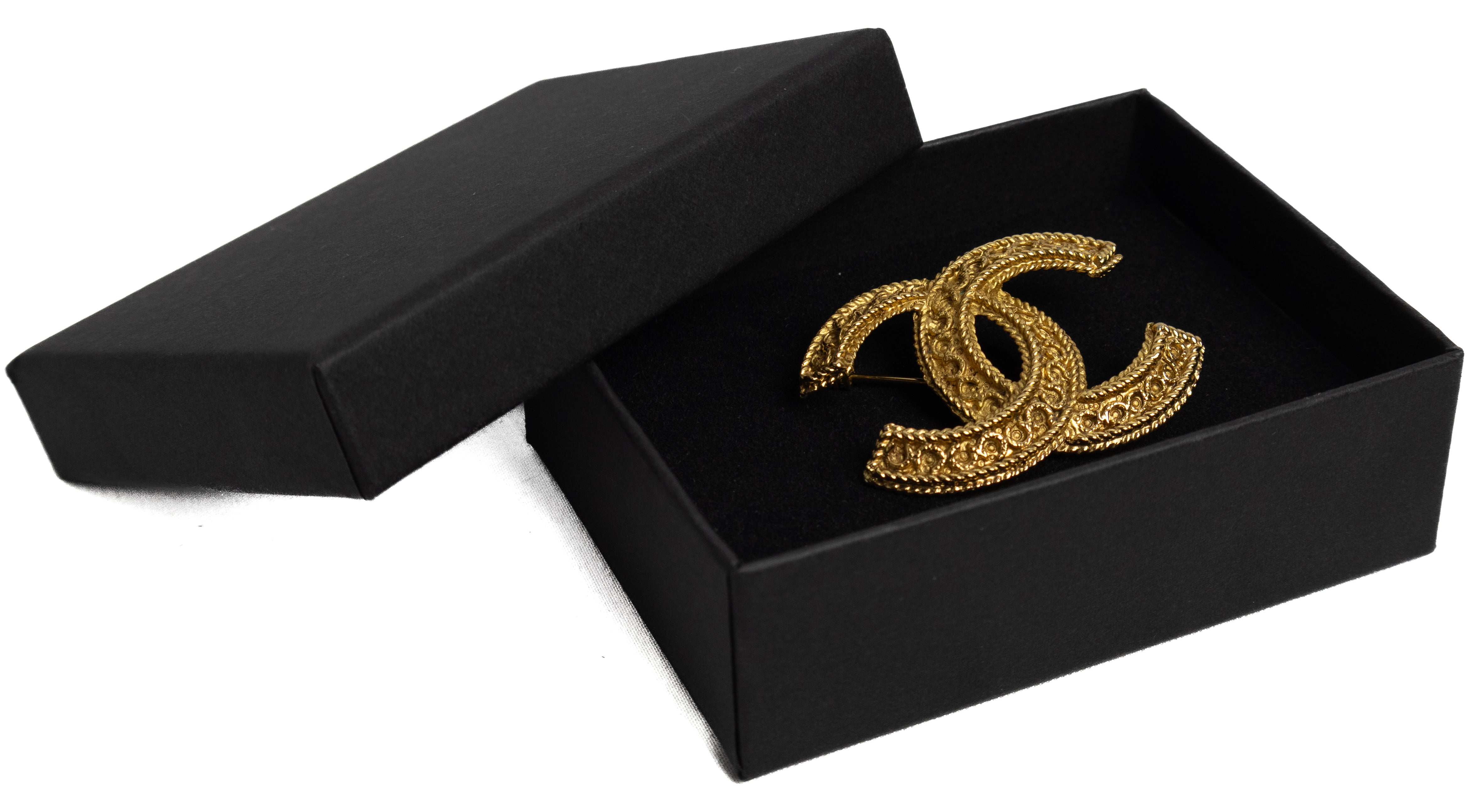 Chanel Broche