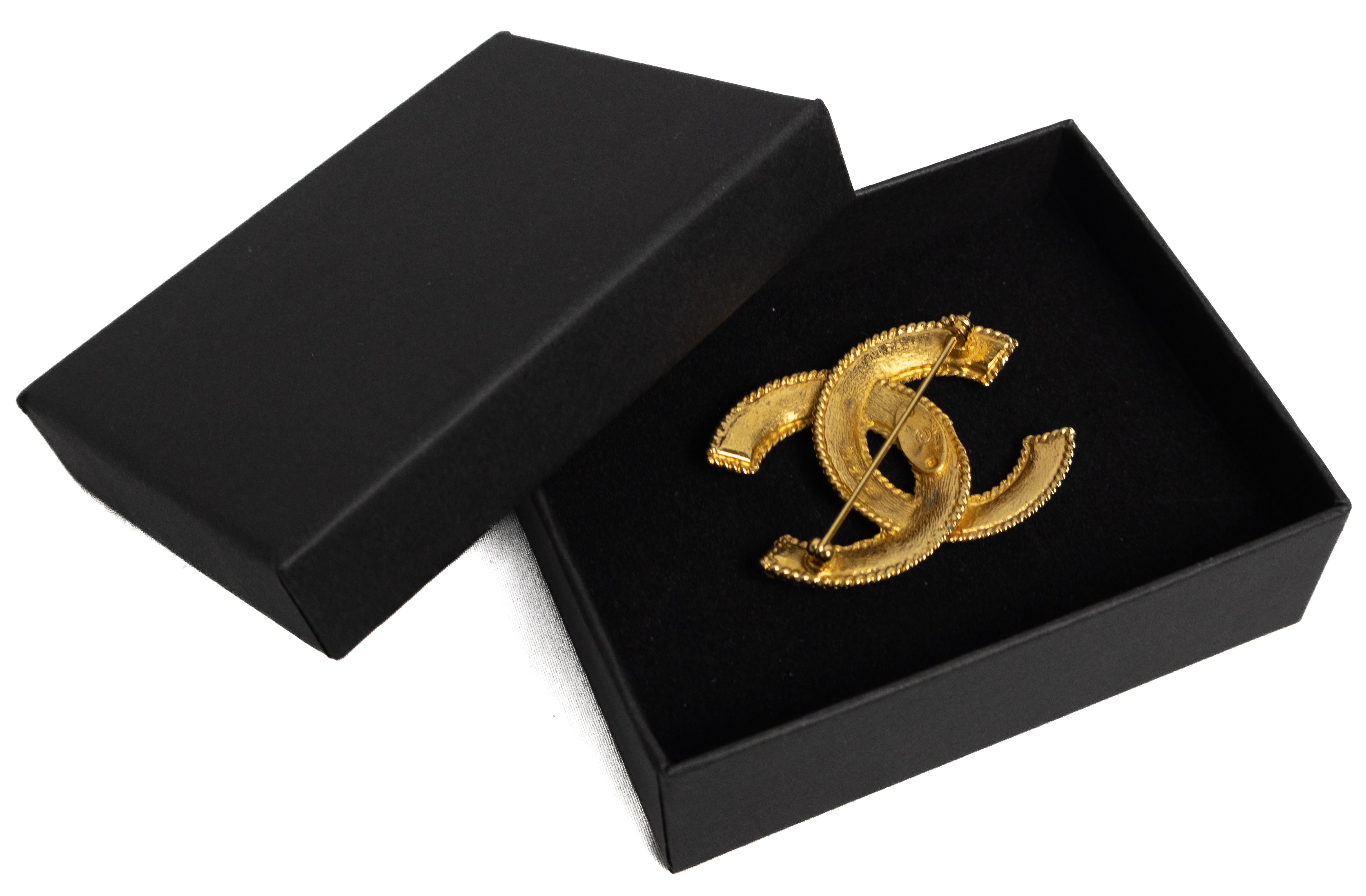 Chanel Broche