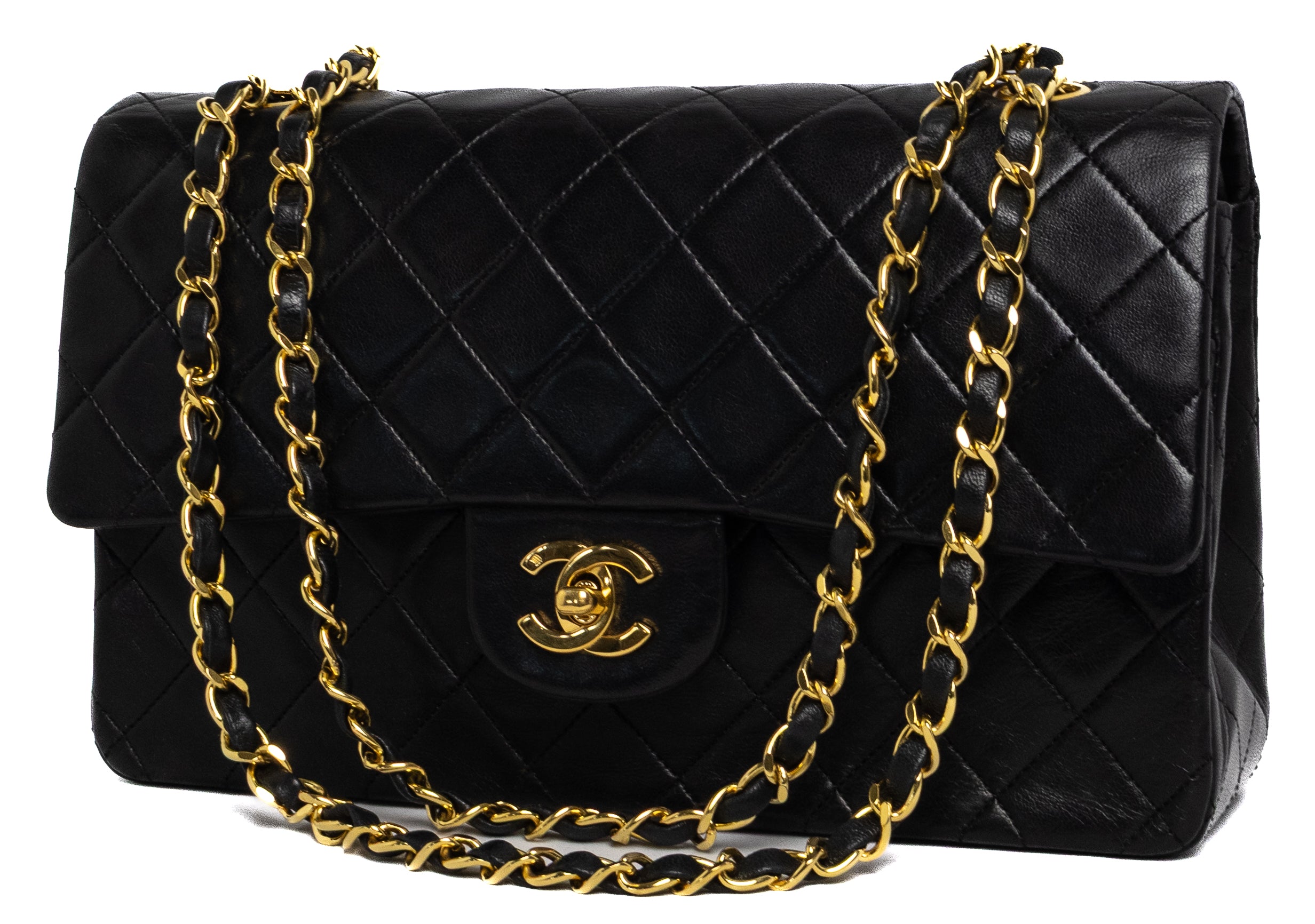 Chanel medium classic flap zwart lamsleer goud hardware