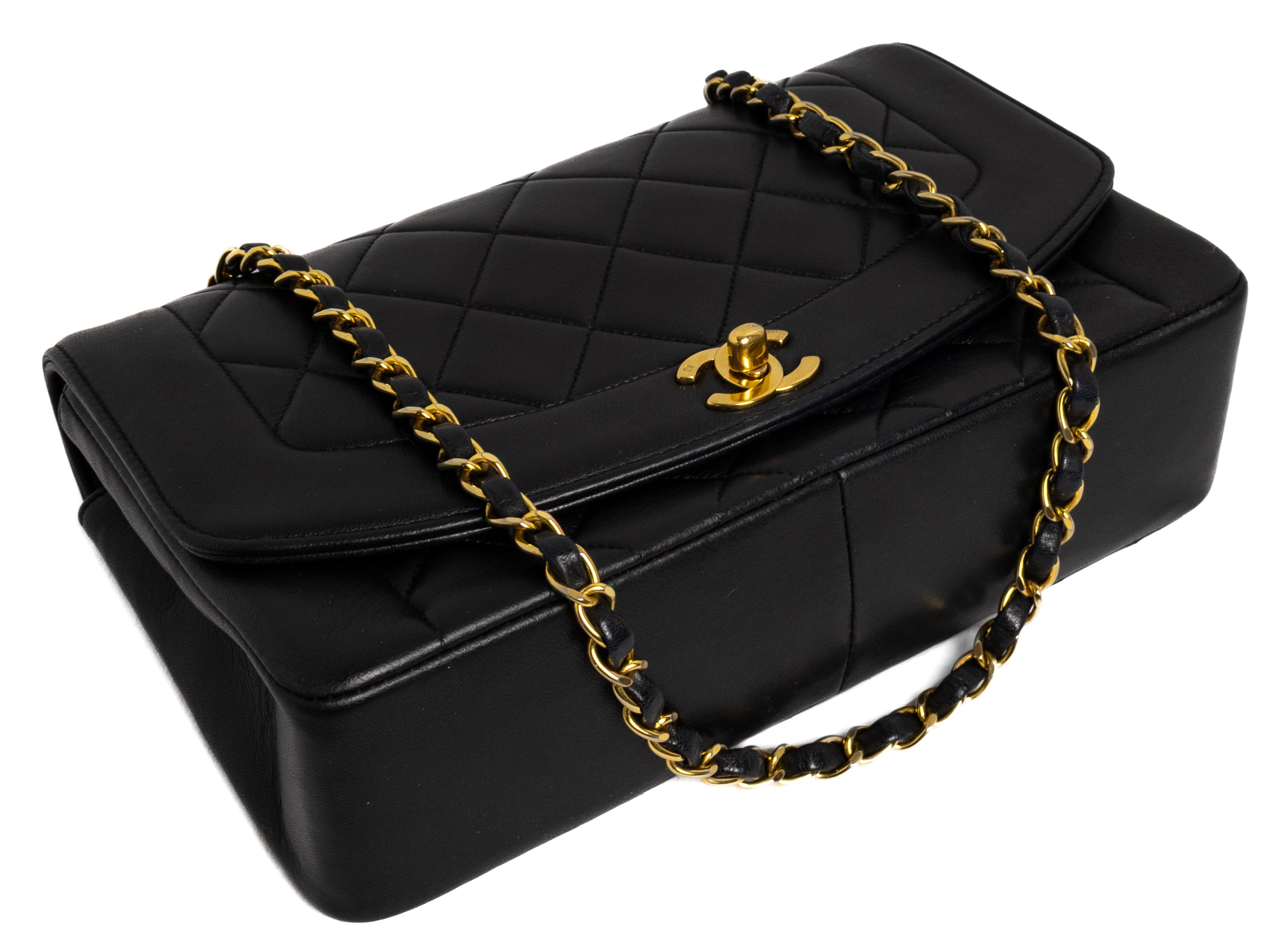Chanel Medium Diana Zwart Lamsleer Goud Hardware