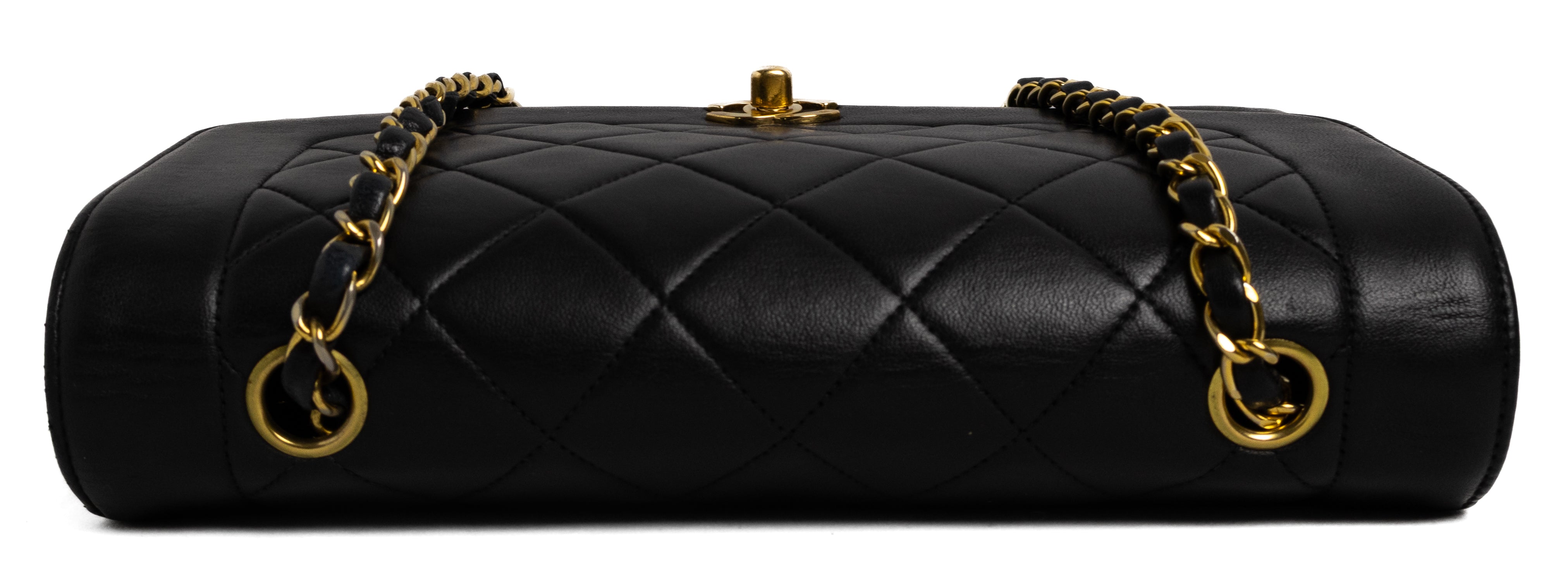 Chanel Medium Diana Zwart Lamsleer Goud Hardware