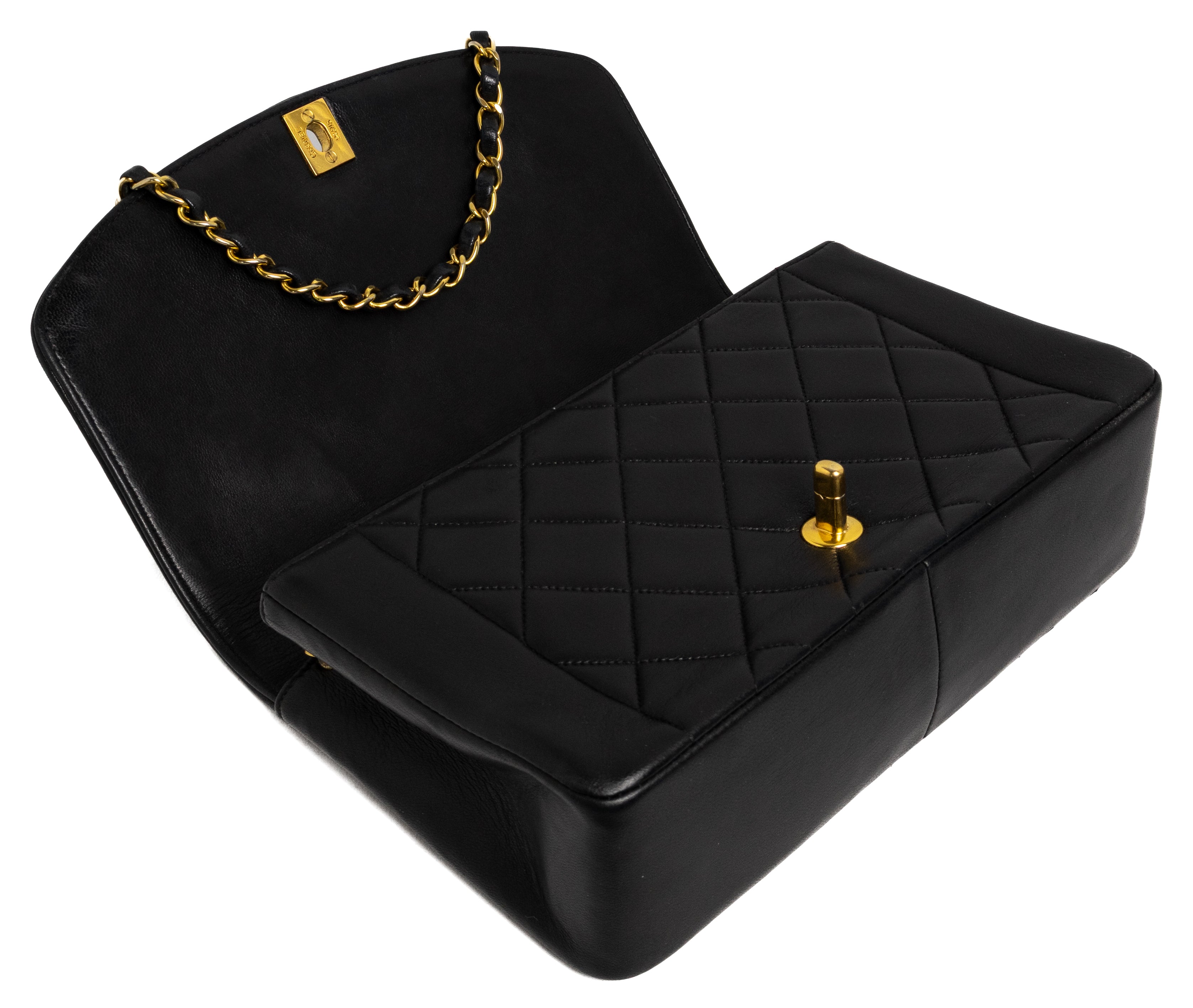 Chanel Medium Diana Zwart Lamsleer Goud Hardware