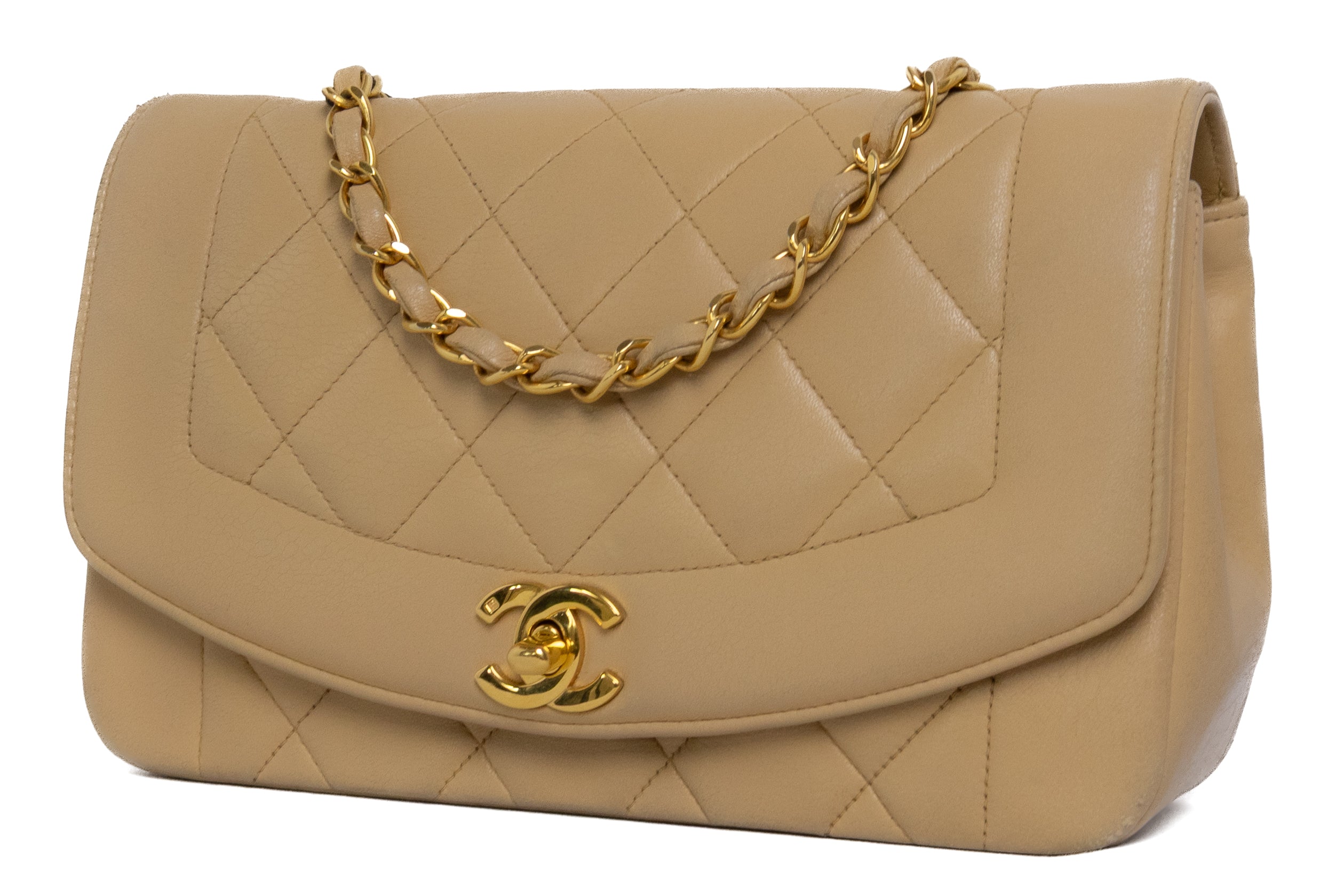 Chanel Small Diana Beige Lamsleer Goud Hardware