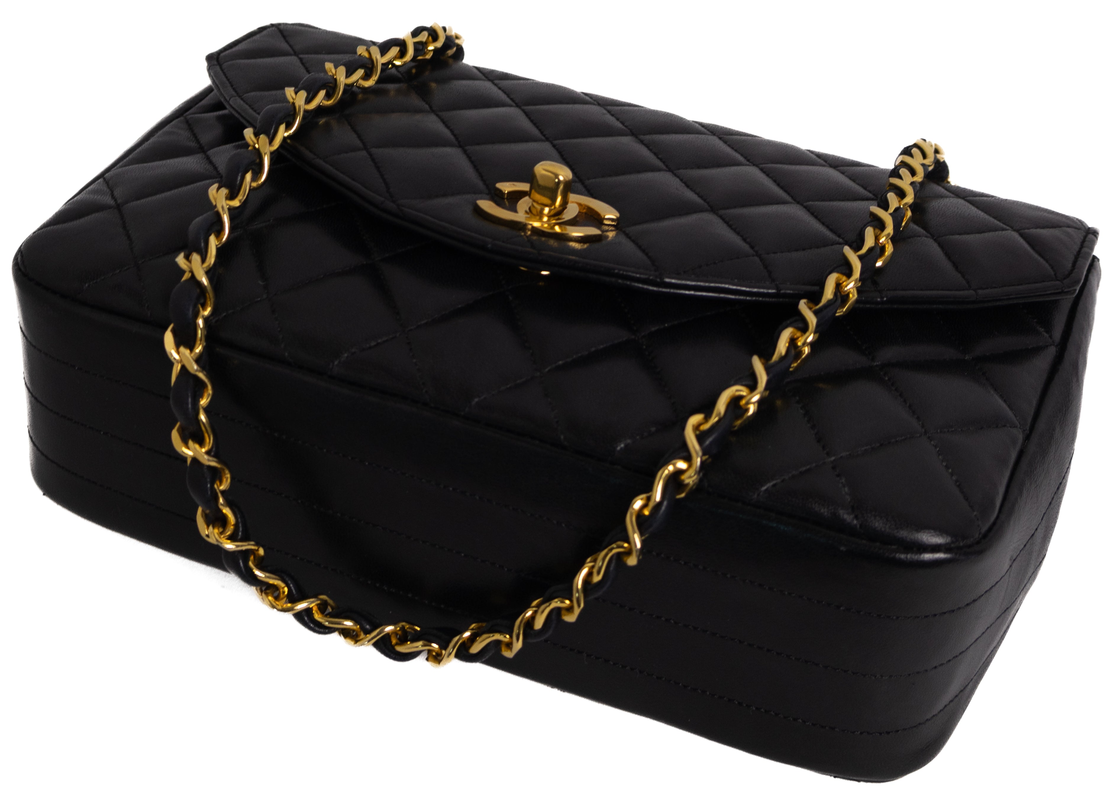 Chanel Half Moon Zwart Lamsleer Goud Hardware 