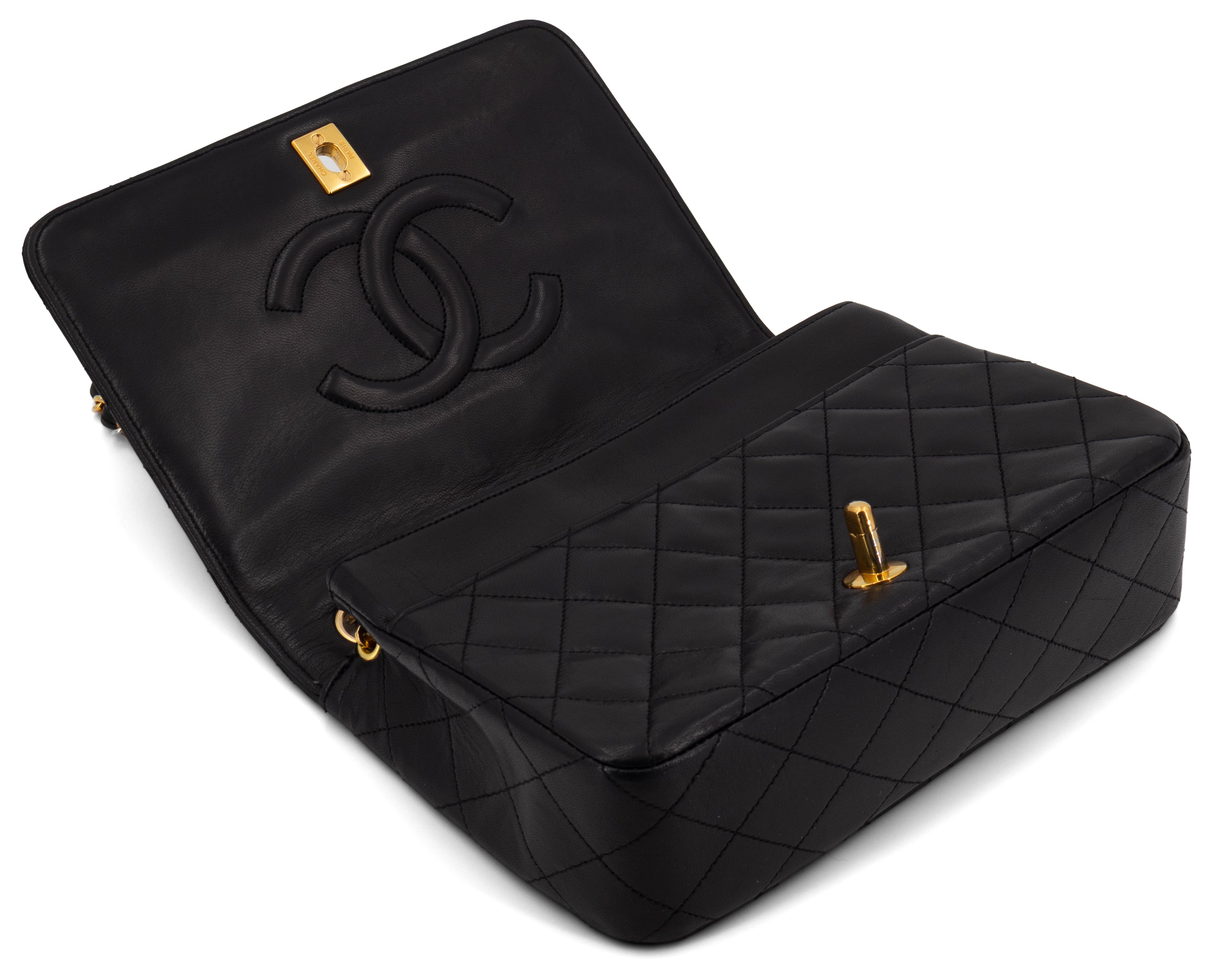 Chanel Full Flap Turn Lock Zwart Lamsleer Goud Hardware