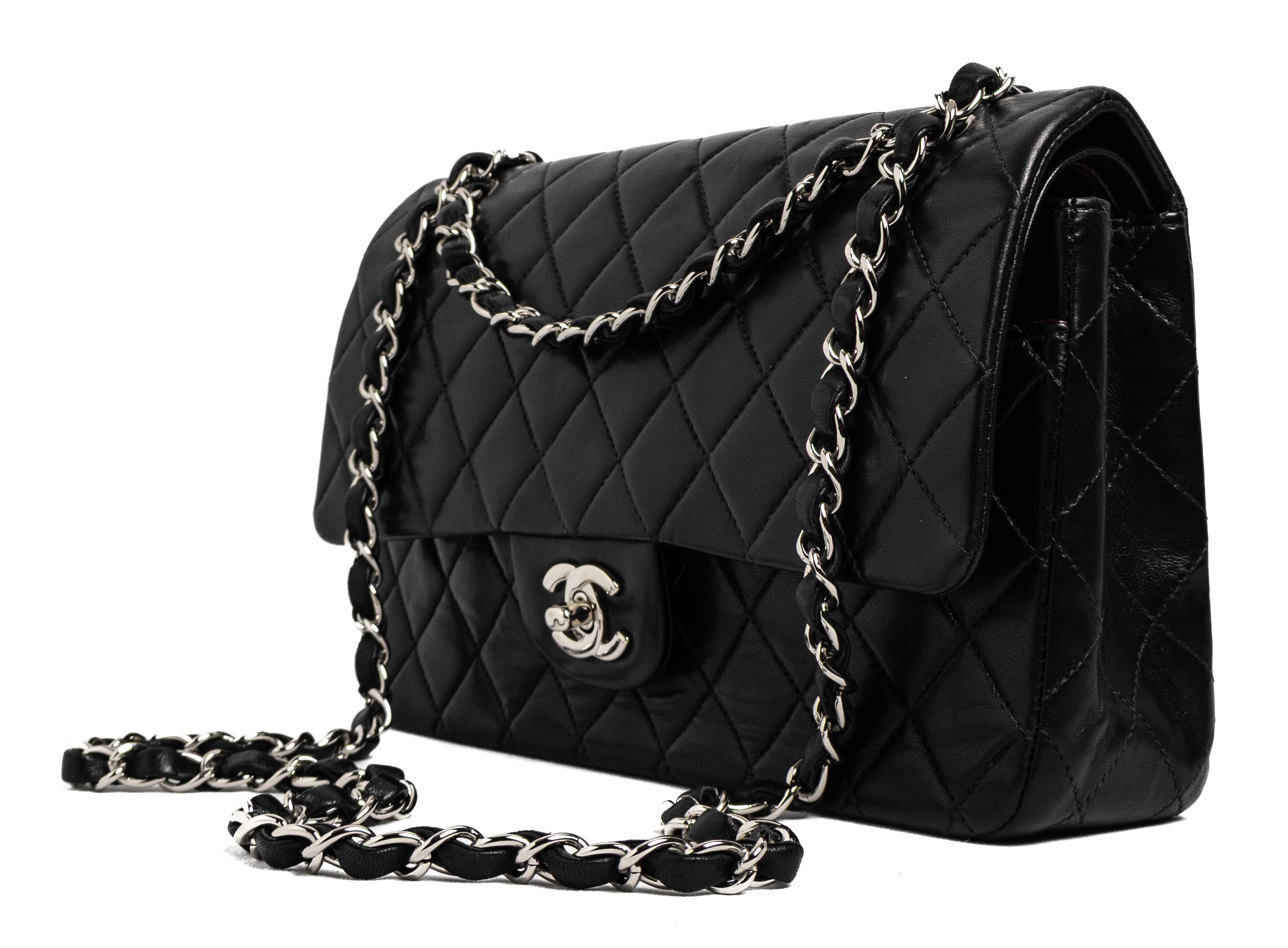 Chanel medium classic flap zwart lamsleer en zilver hardware