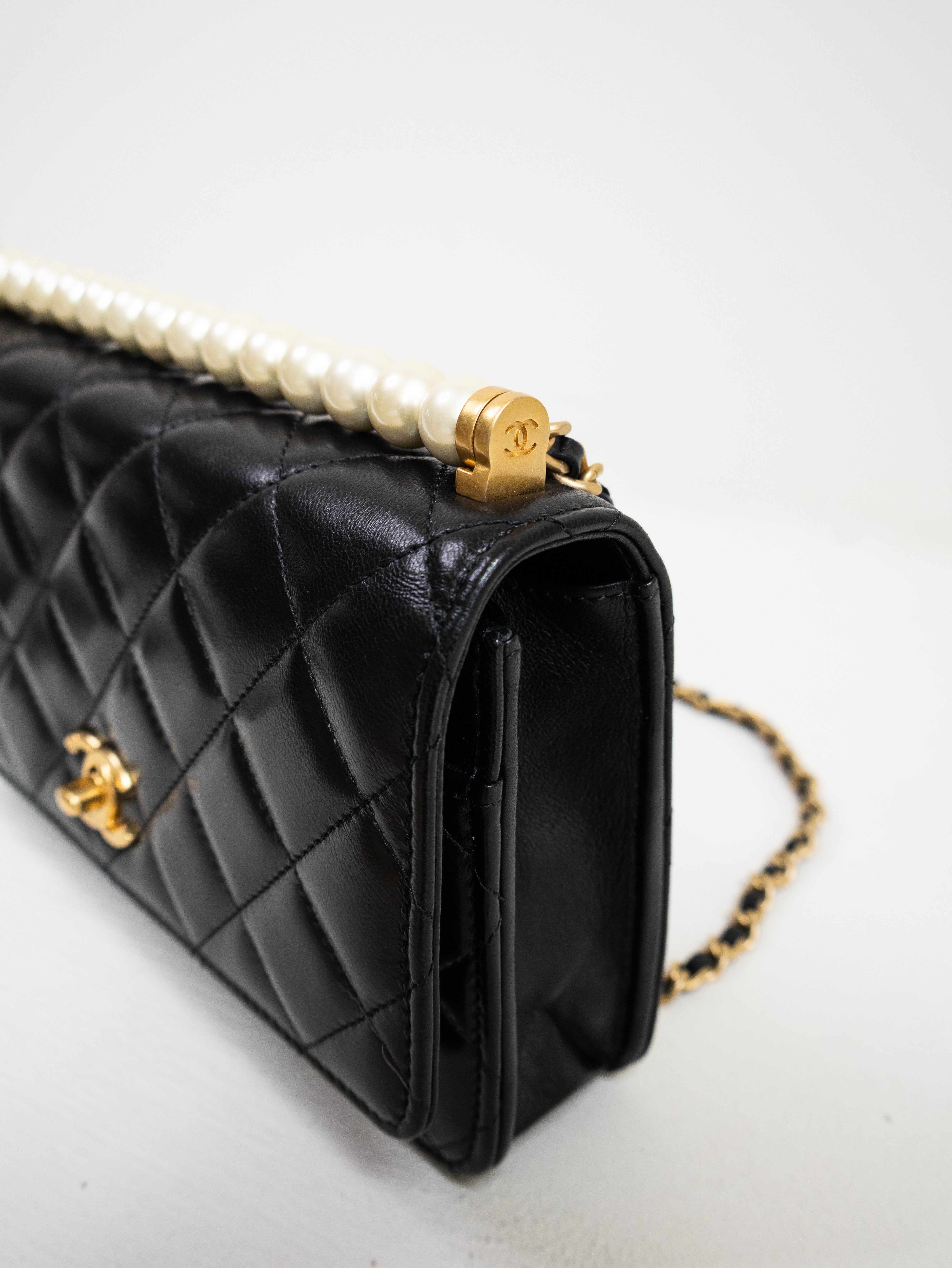 Chanel Wallet on Chain Pearl