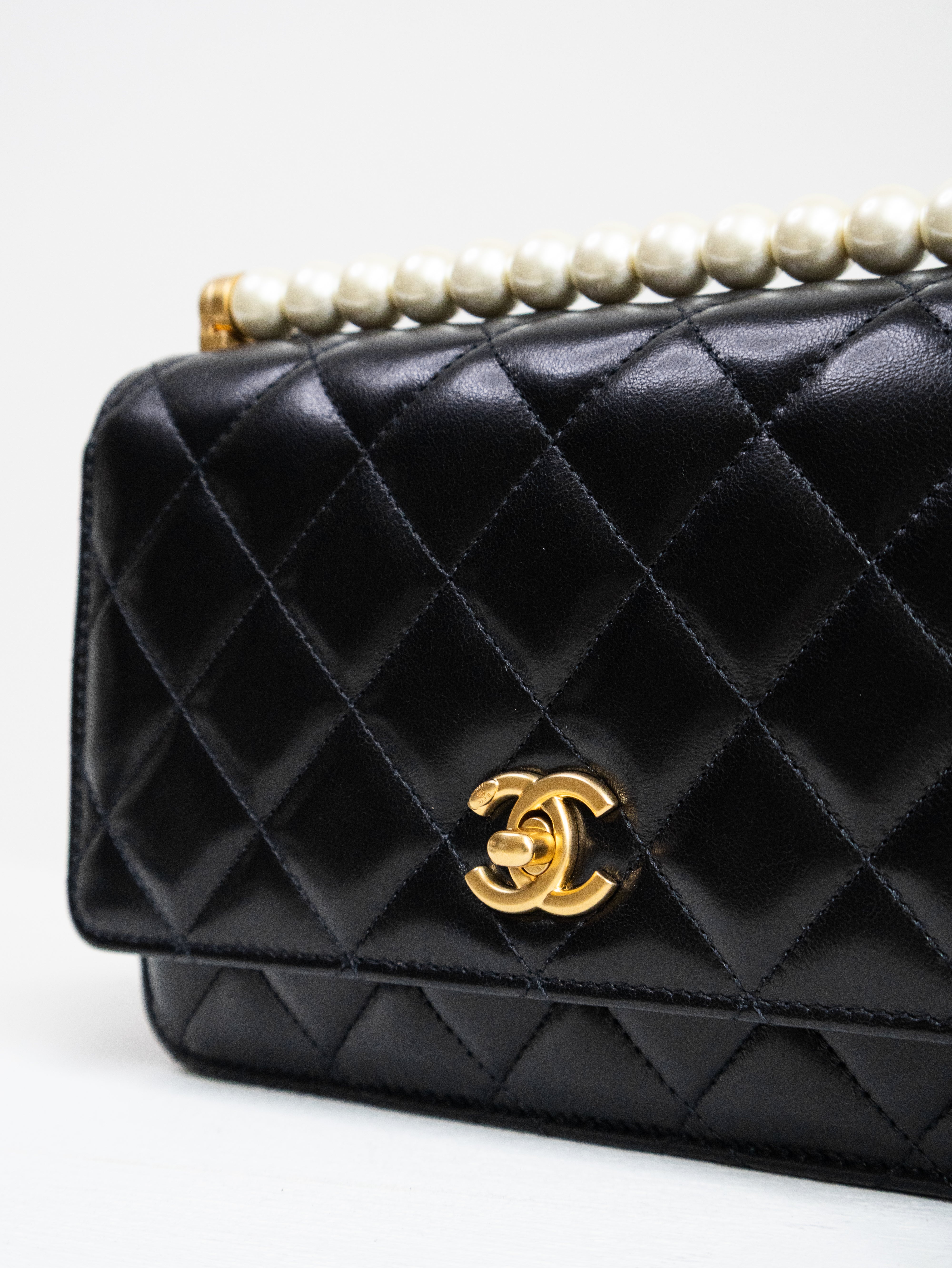 Chanel wallet on chain SS 25P pearls tophandle