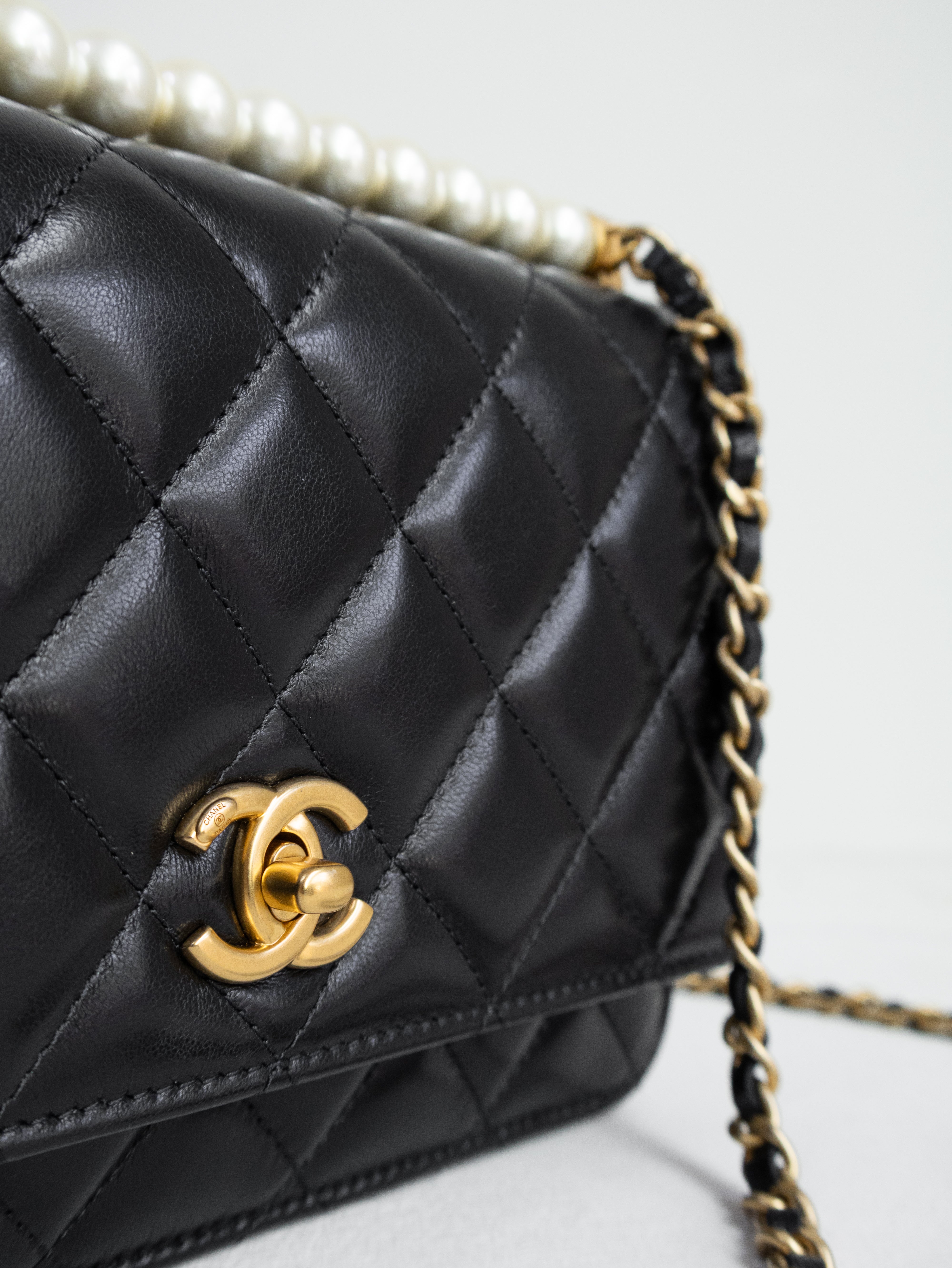 Chanel wallet on chain SS 25P pearls tophandle