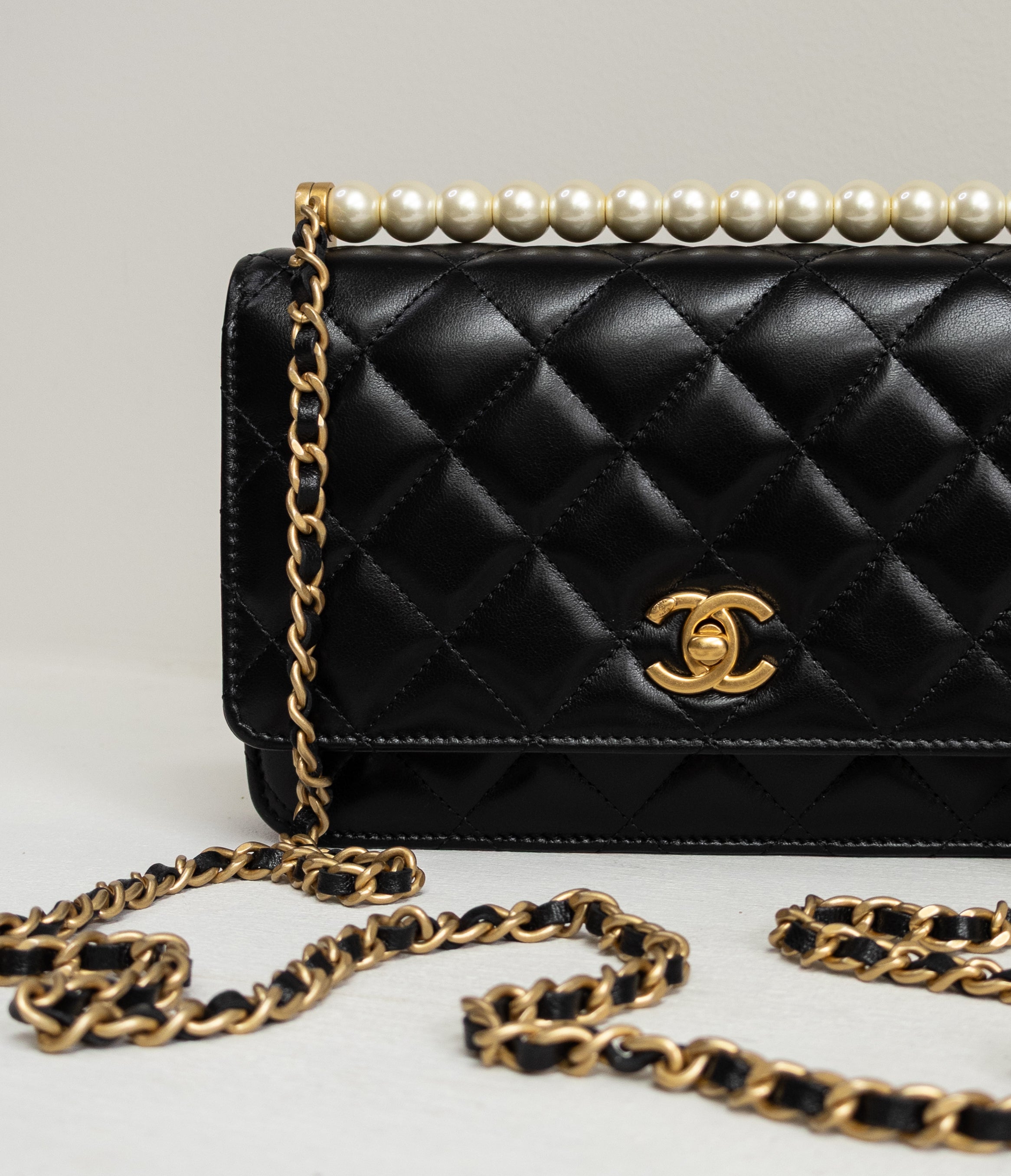 Chanel wallet on chain SS 25P pearls tophandle