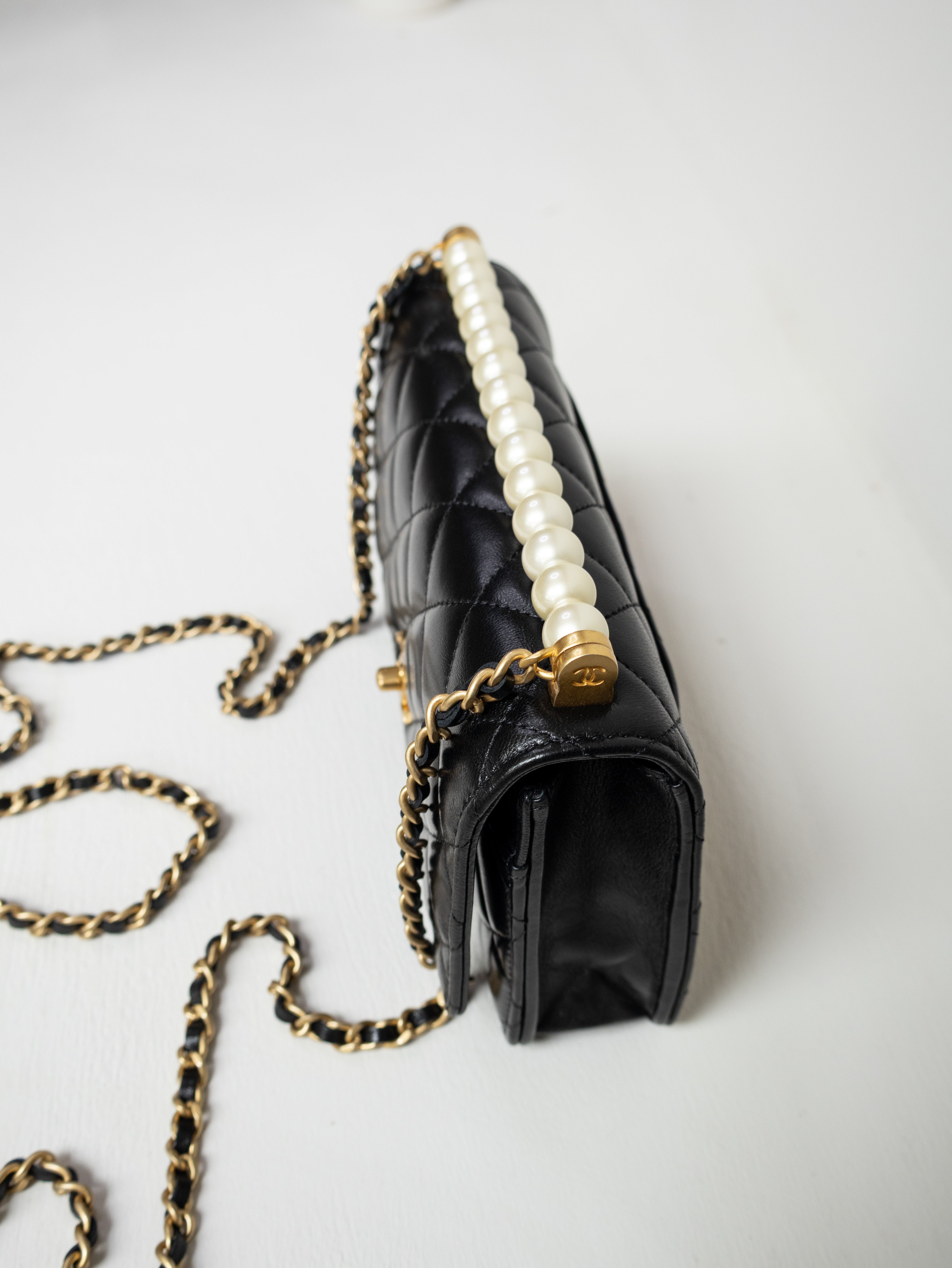 Chanel wallet on chain SS 25P pearls tophandle