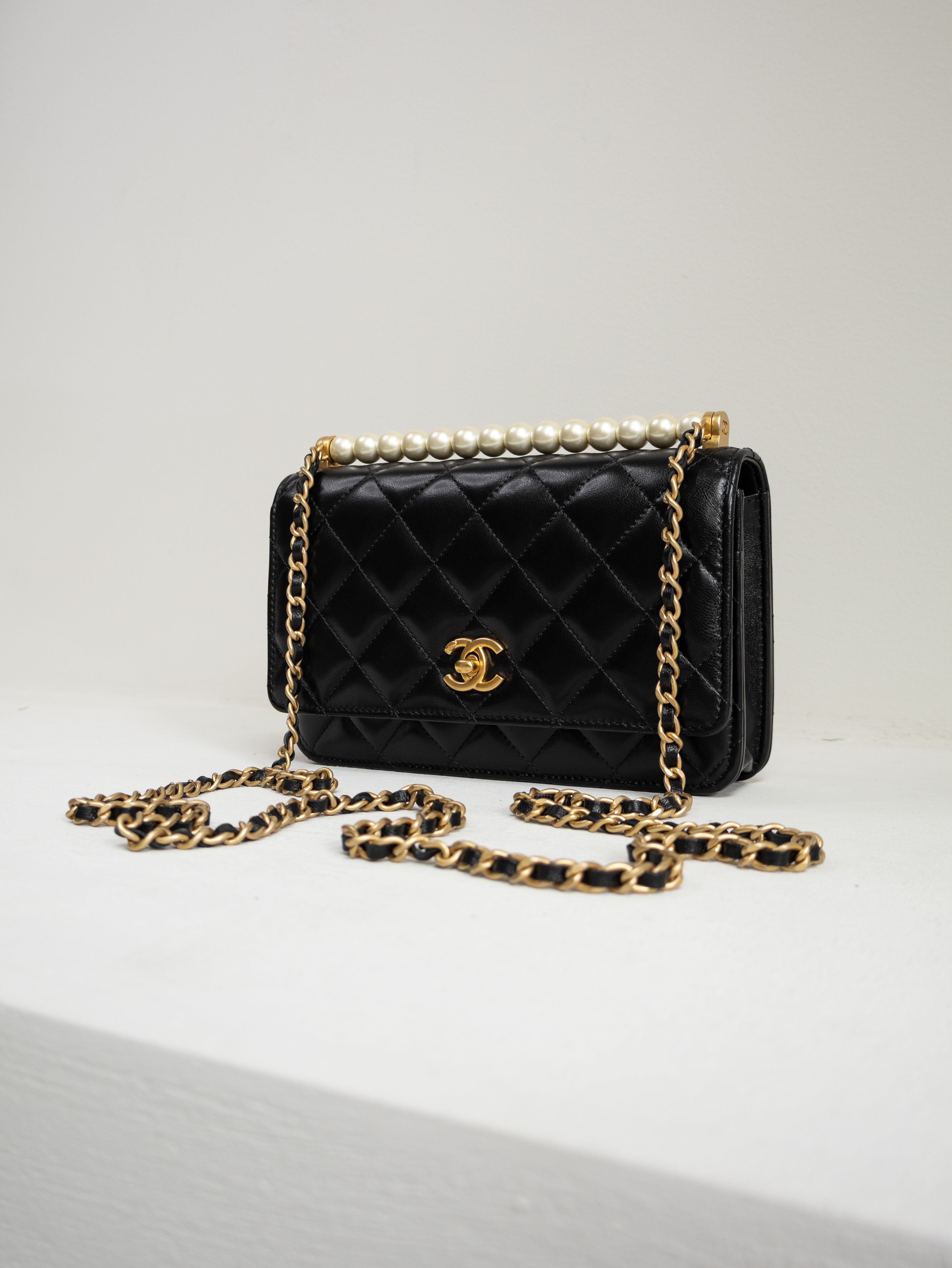 Chanel wallet on chain SS 25P pearls tophandle