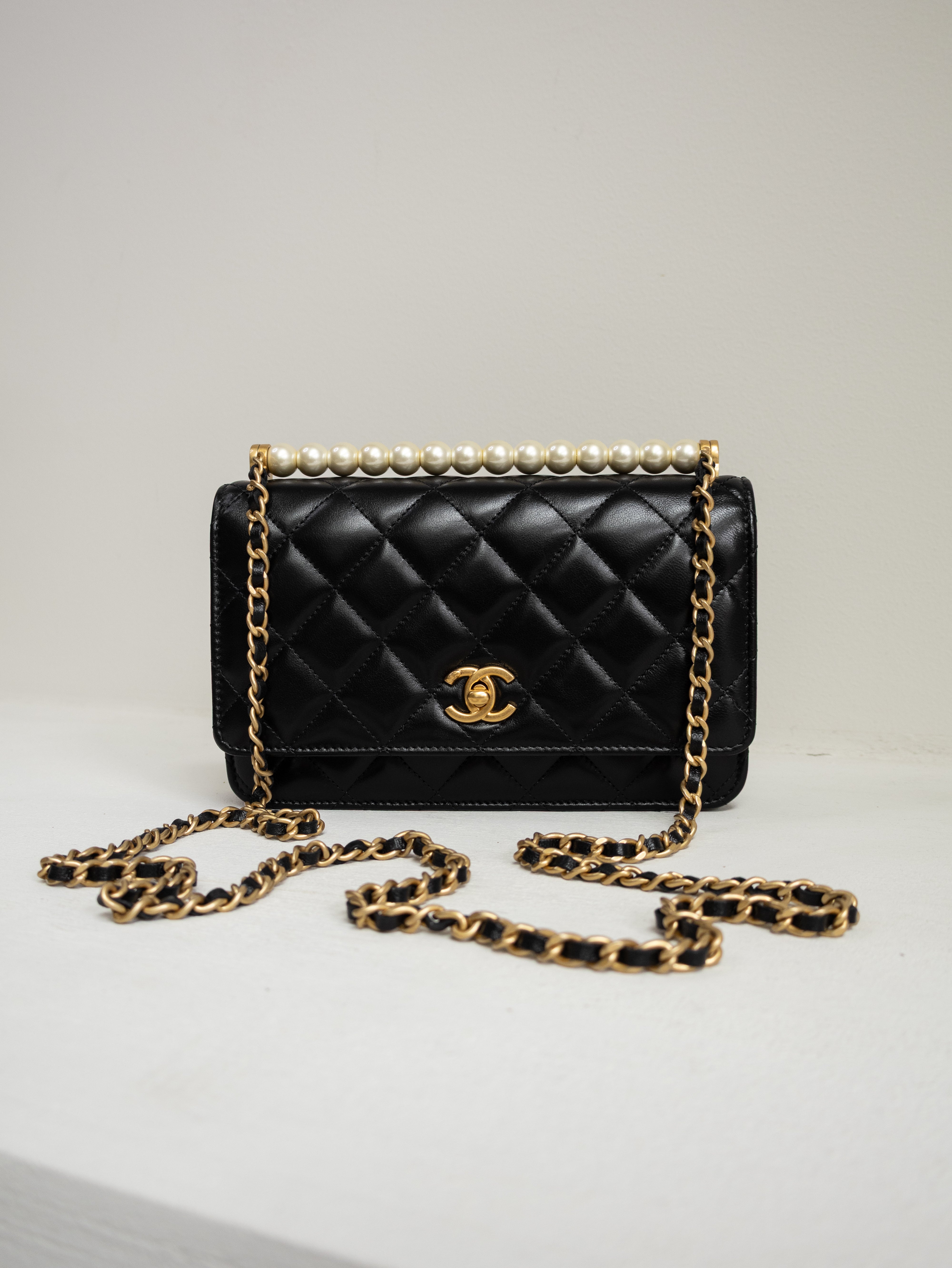 Chanel wallet on chain SS 25P pearls tophandle