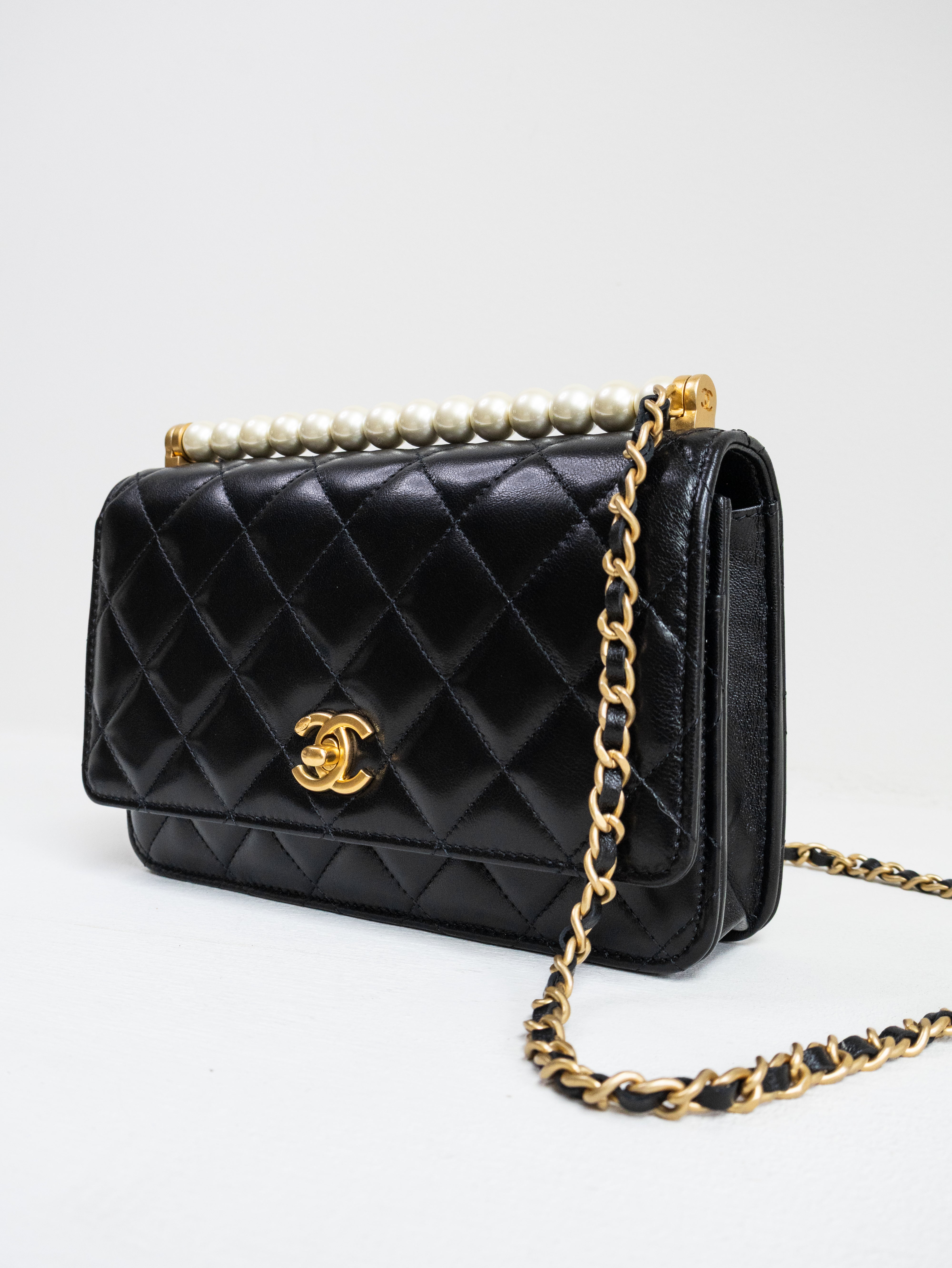 Chanel wallet on chain SS 25P pearls tophandle